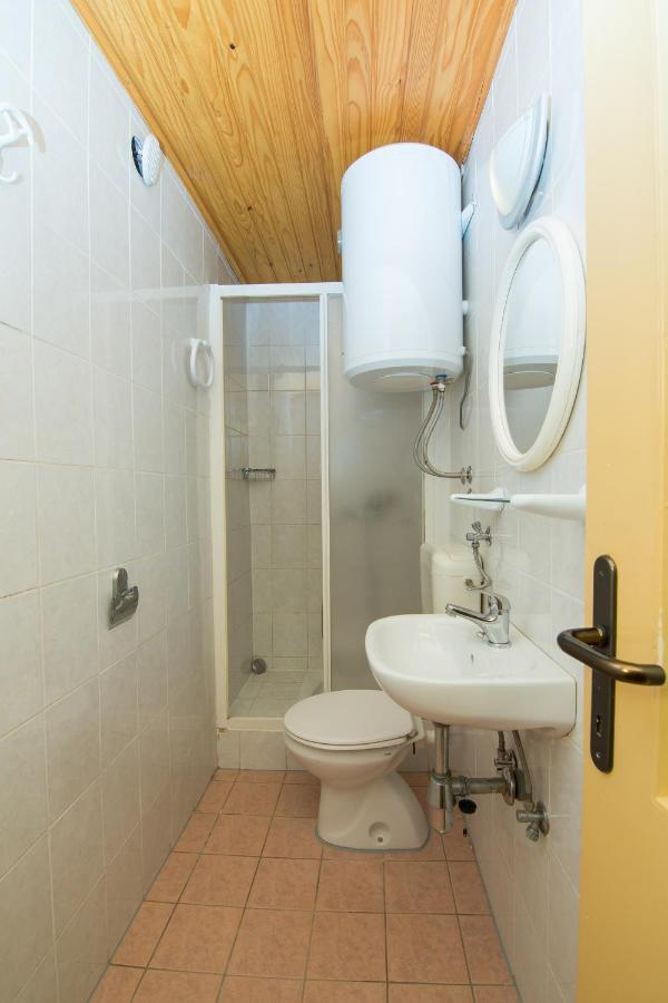 Hostel Flora Mali Lošinj Exterior foto